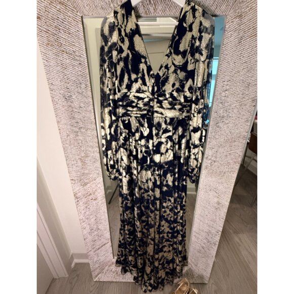 BETSY & ADAM Elle Long Sleeve Side Ruffled Slit Gown Size 8 Navy Evening Formal - Picture 3 of 6